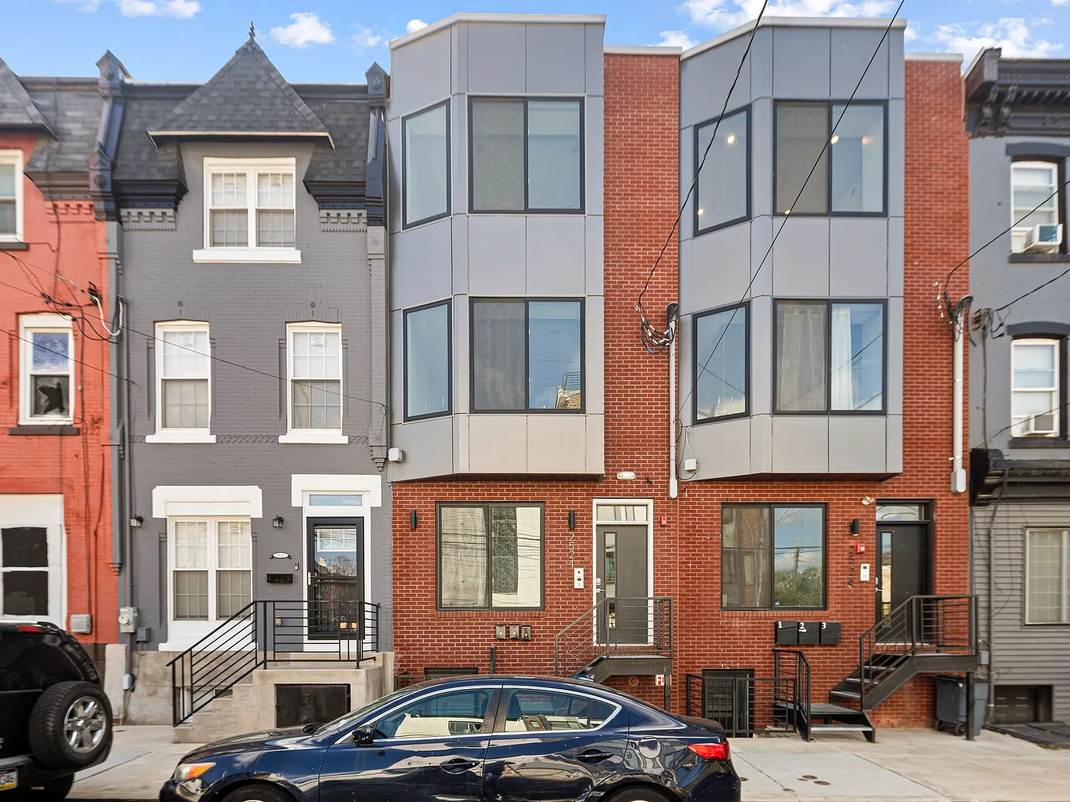 2 bed, 950 sqft, $1,900 — Photo 1