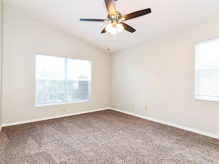 704 Sand Ridge Dr — Photo 13