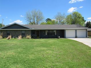 708 SW 5th St, Checotah, OK 74426