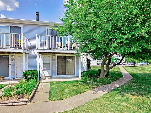 3rd image of 301 Meadow Green Ln