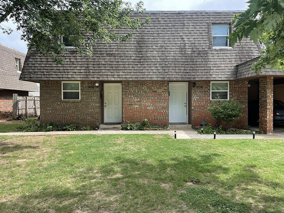 1st image of 930 Deonne Dr #1