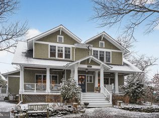 5723 27th St N, Arlington, VA 22207