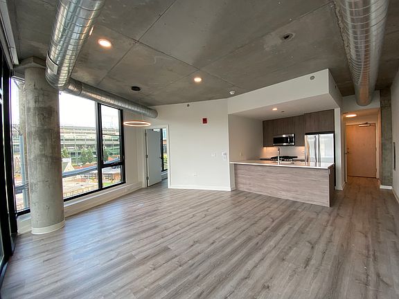 4th image of 1118-24 W Patterson Ave #303
