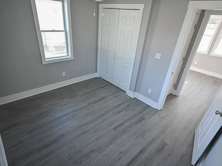 460 Bay St — Photo 9