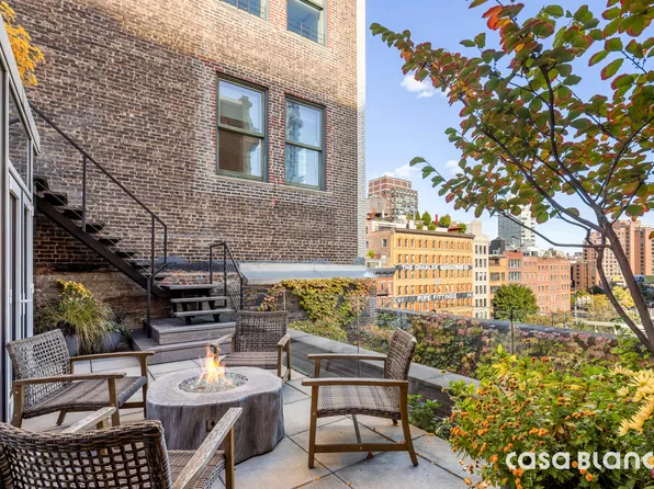 60 Collister Street image 3 of 21