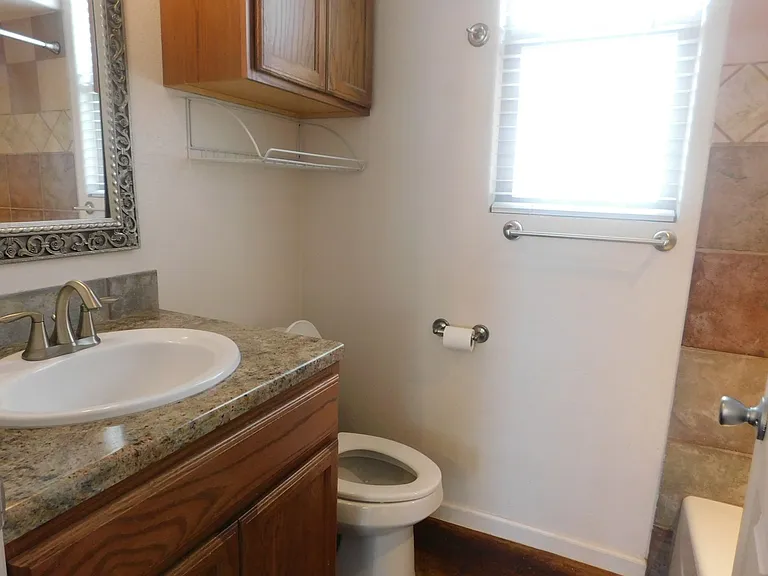 1325 Cedar Ave — Photo 9