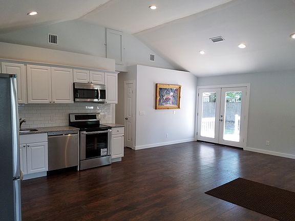 3rd image of 64 Southaven Ave