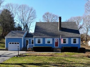 82 Asher Ave, Pawcatuck, CT 06379