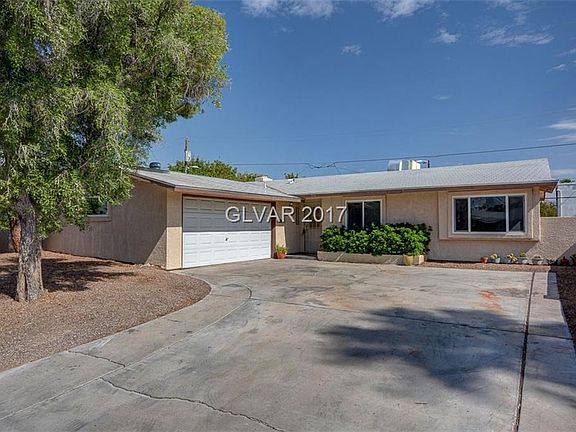 3rd image of 5916 Pebble Beach Blvd