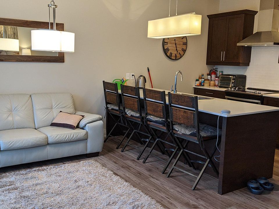 Living room/ Kitchen