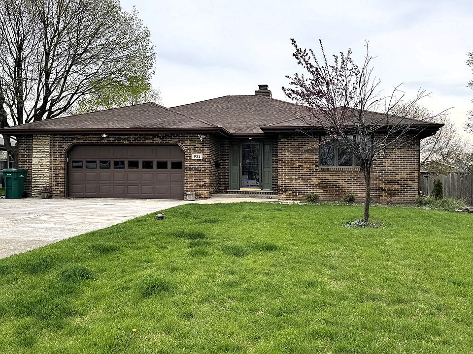 1st image of 922 Rooney Dr