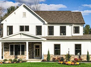 7 Farmington Ct, Glenmont, NY 12077