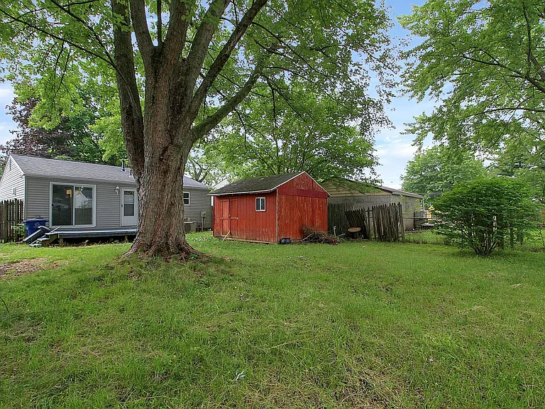 2138 Sprucefield Dr — Photo 25