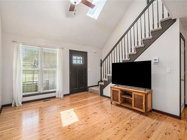 1853 Chickadee Dr — Photo 5