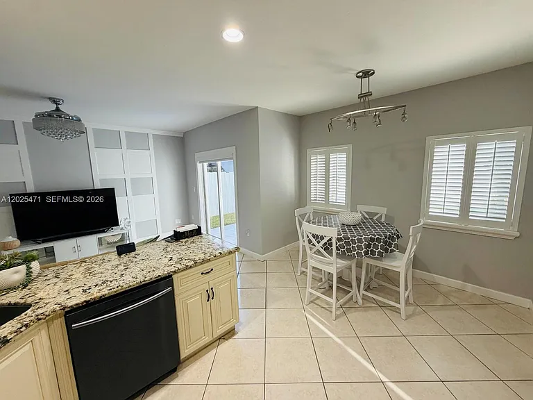 15858 SW 138th Ter — Photo 15