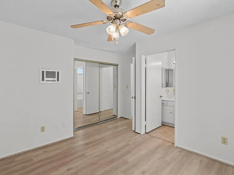 1254 S Saltair Ave #101 — Photo 22
