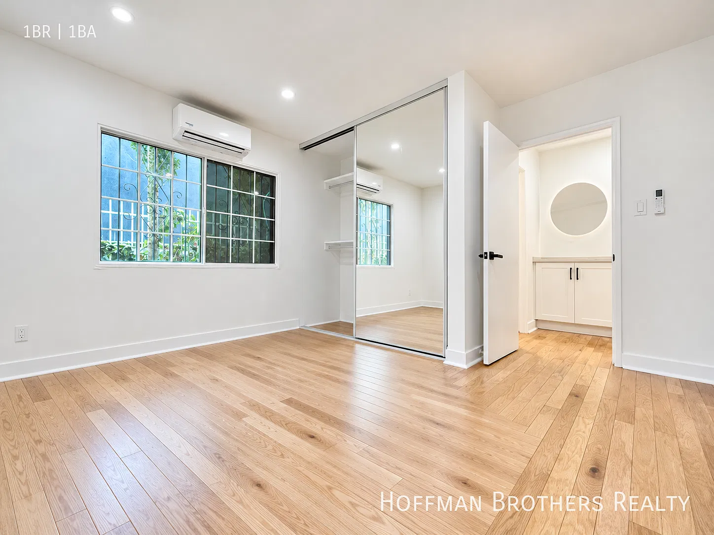 ~1 Month Free!~ Fully Remodeled 1 Bedroom With In-Unit Laundry, A/C & Parking ~ Steps From Plumme... — Photo 4