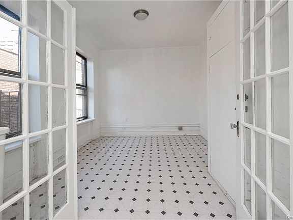 4th image of 3405 Broadway APT 4C
