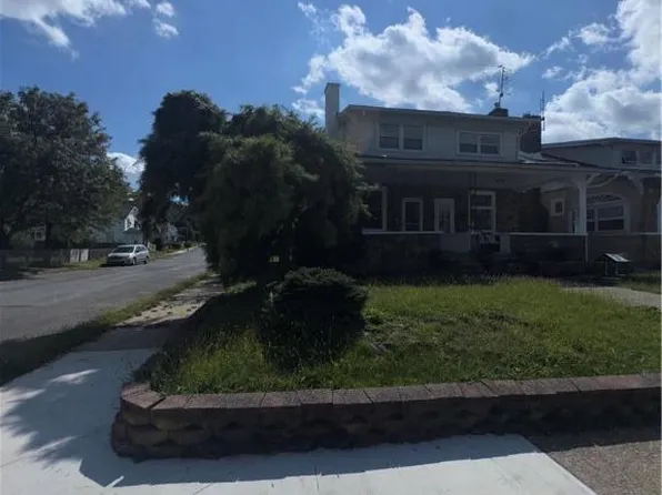 102 W Brookdale St, Allentown, PA 18103