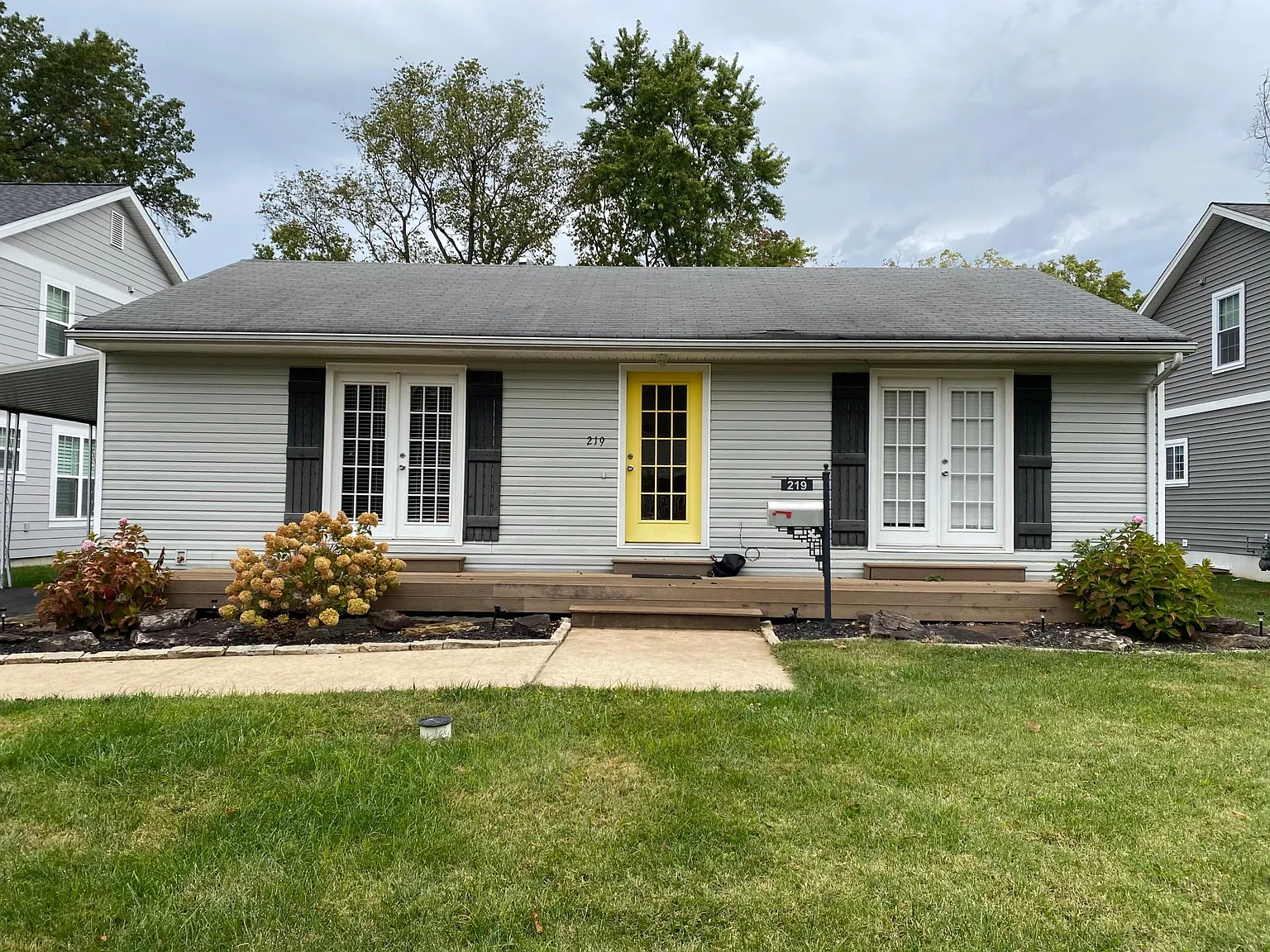 219 Reedway Ln photo 1