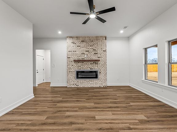 5th image of 231 Michelle Dr