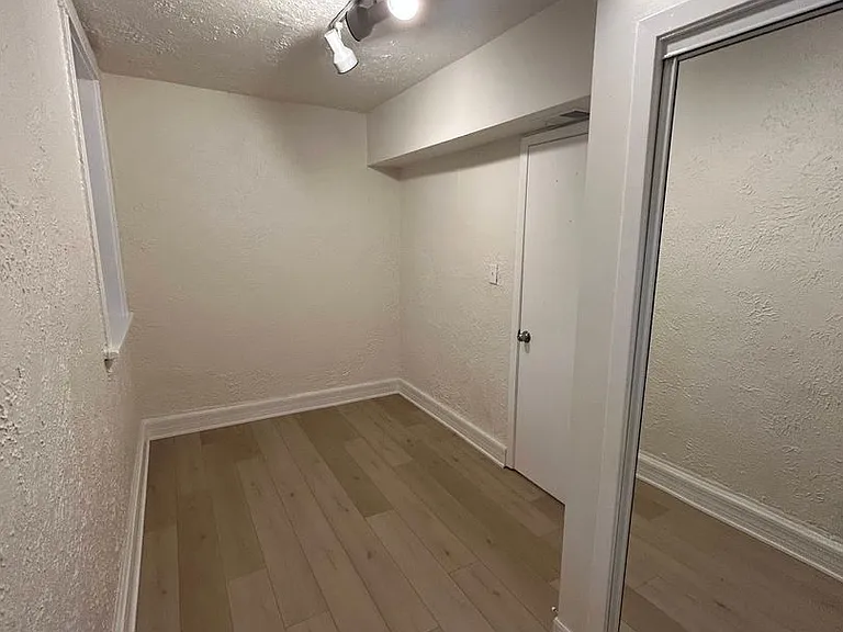 725 S Loomis St — Photo 16