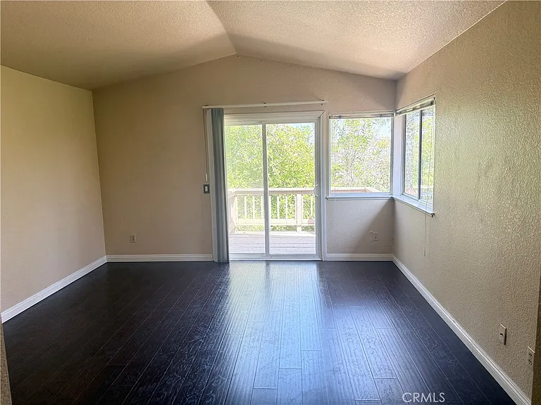 20834 Crest Ln — Photo 12
