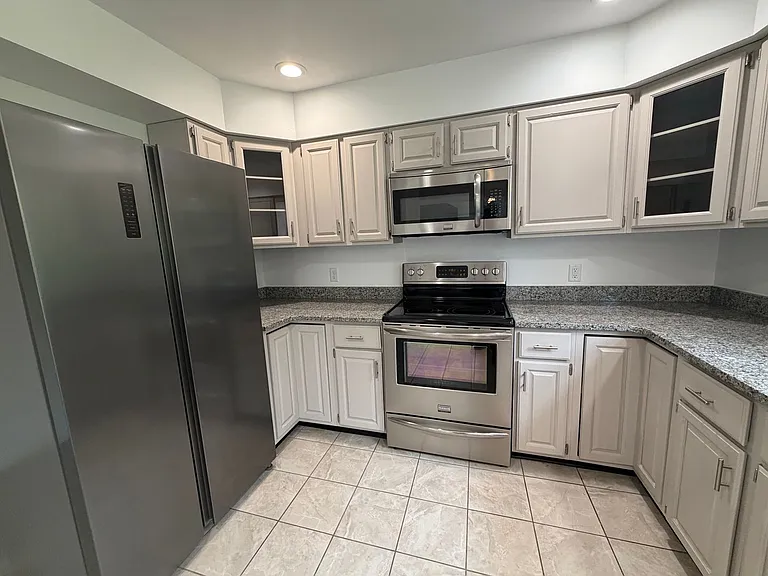 8 Applewood Ln — Photo 9