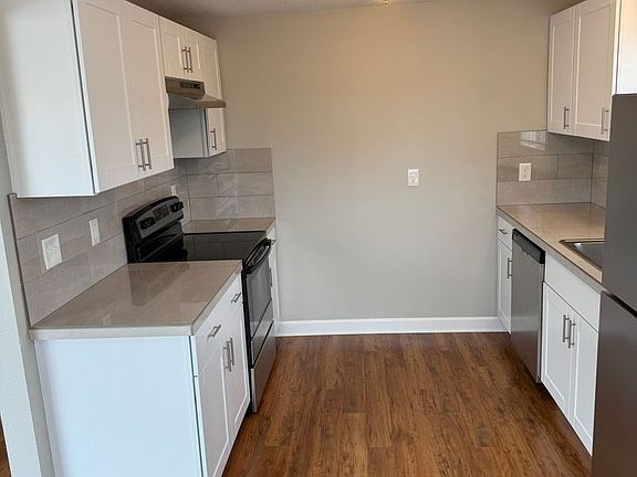 3rd image of 605 NW Adams St APT 21