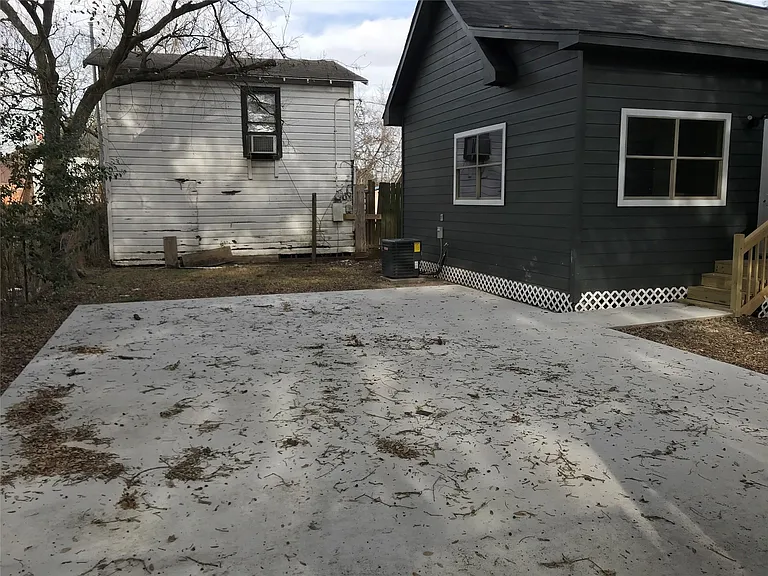 2614 Delano St N — Photo 14