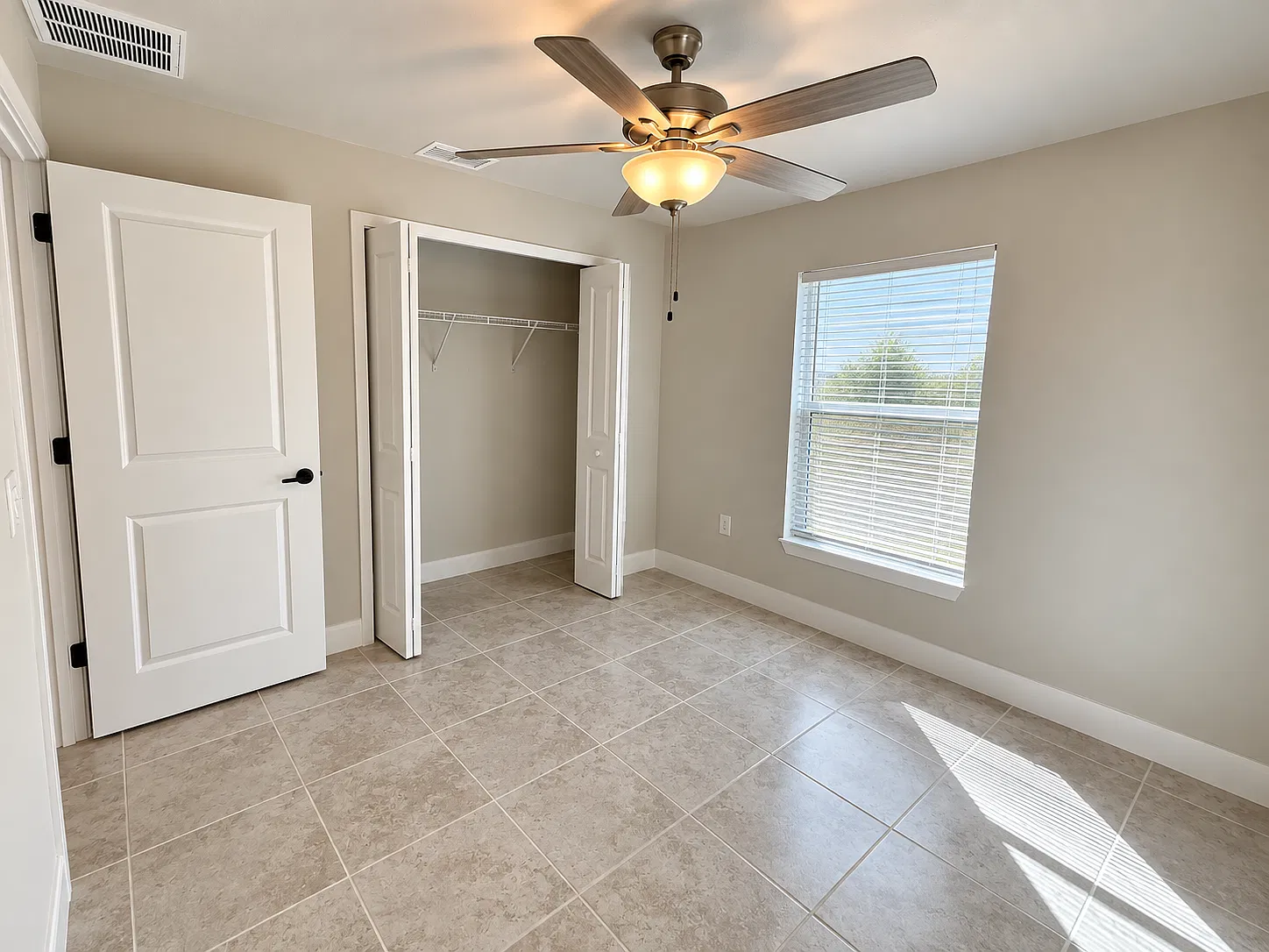 4 bed, 1744 sqft, $2,200 — Photo 4