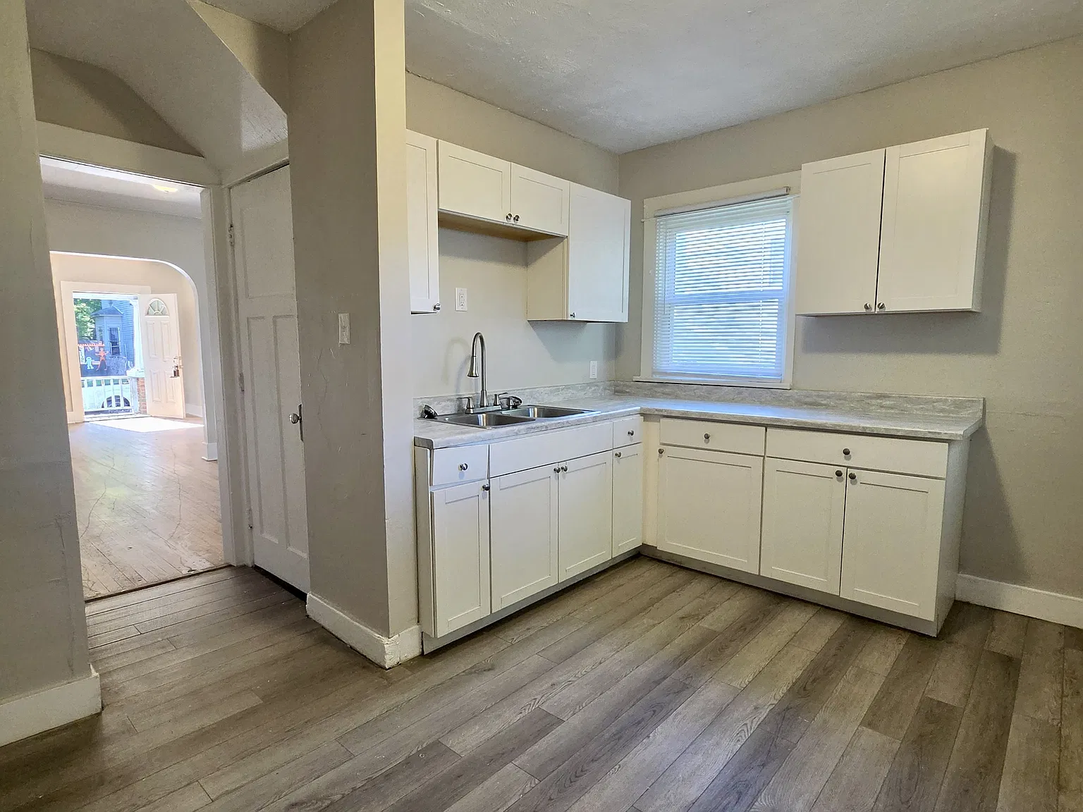 85 Mary Avenue - 85 — Photo 3