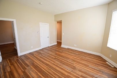 3rd image of 449 W 100 N #1