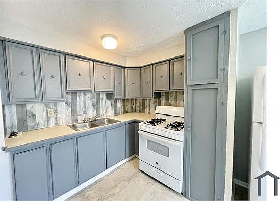 1st image of 229 Gates Ave #Up