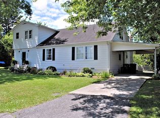 105 S Hill Dr, Christiansburg, VA 24073