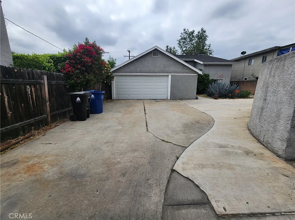5 bed, 4.5 bath, 3478 sqft, $6,500 — Photo 3