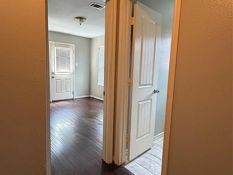 2414 Eagle St #B — Photo 9