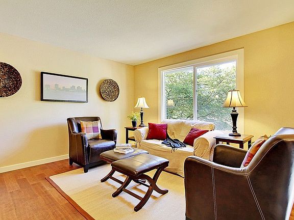 3rd image of 22937 NE 27th Pl