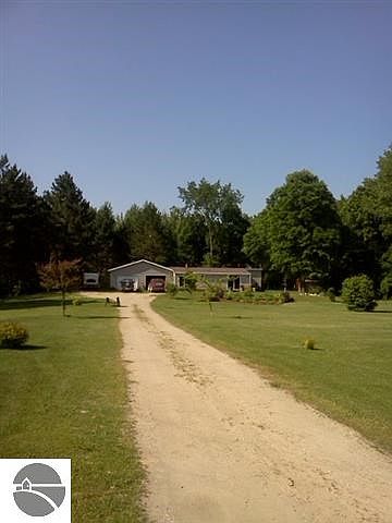2nd image of 4540 Dyer Rd
