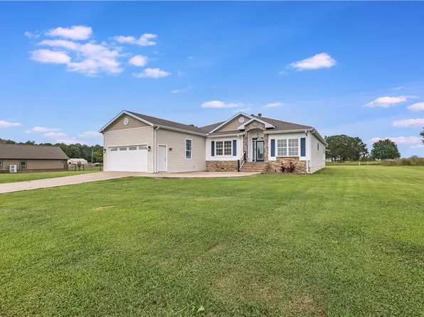 13496 Loyle Ln, Gravette, AR 72736