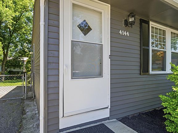 3rd image of 4144 Clayridge Ln