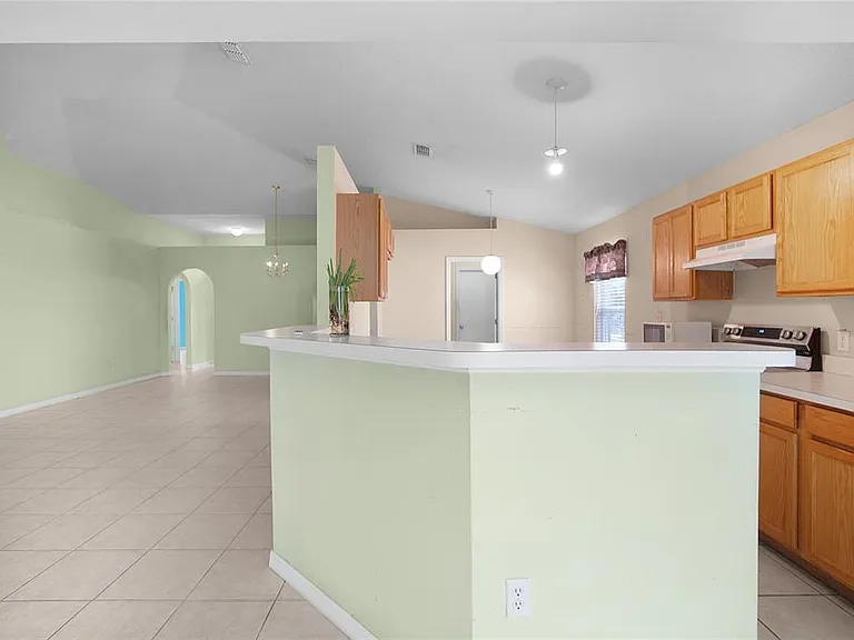 265 Jocelyn Dr — Photo 19