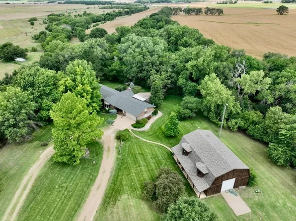 815 NW 4th Ave, Harper, KS 67058
