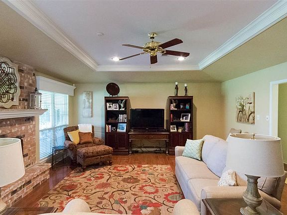 2nd image of 1136 Meadowland Dr