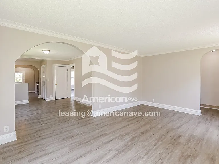 535691_004_living_room_5.jpg
