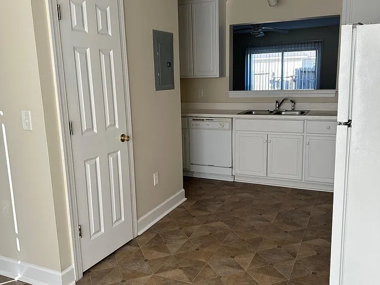 2913 Eastridge Ct #A — Photo 12