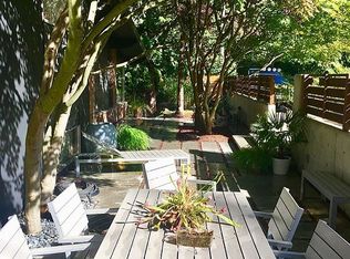 1250 NE 105th St, Seattle, WA 98125