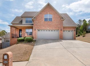 2801 Shadow Creek Dr, Little Rock, AR 72212