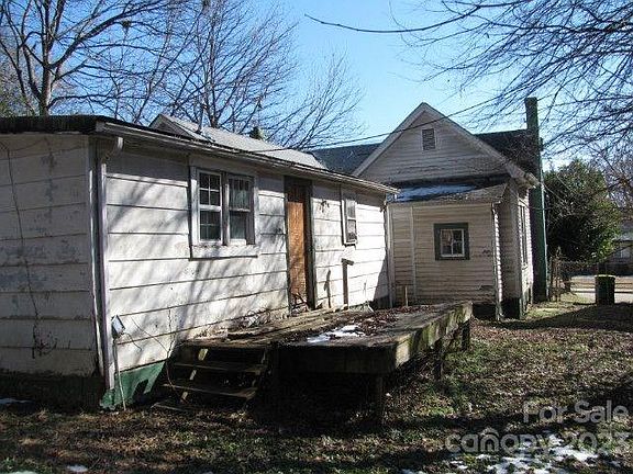 2nd image of 214 N Clay St