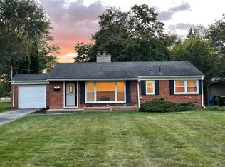 639 N Adelaide St, Fenton, MI 48430